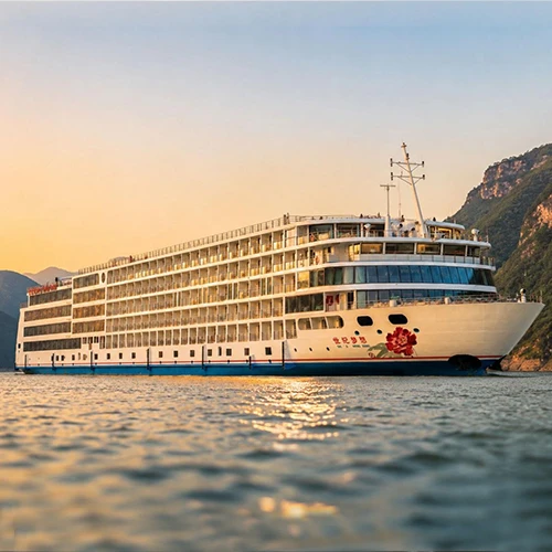Chongqing-gebouwd Century Dream-cruiseschip maakt eerste reis
